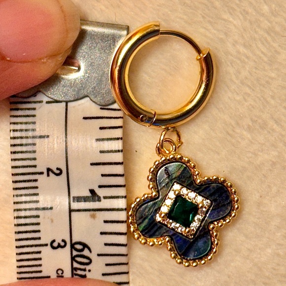 Gorgeous Hold Stainless Steel Gold pleated abalone earrings - Picture 2 of 6